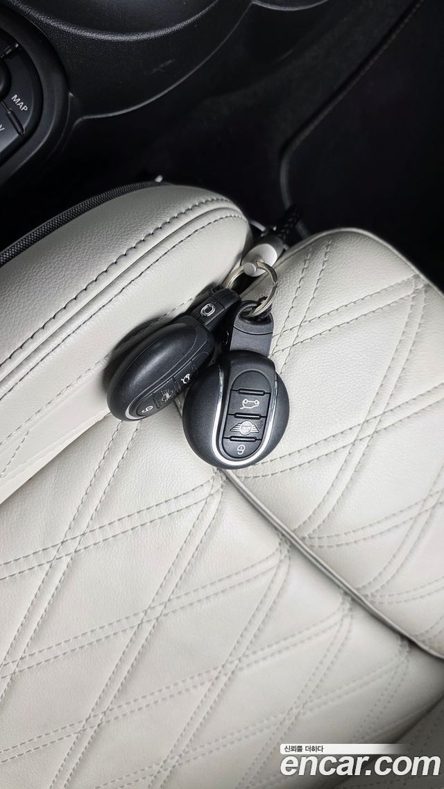 Mini Cooper 2020 — photo 29