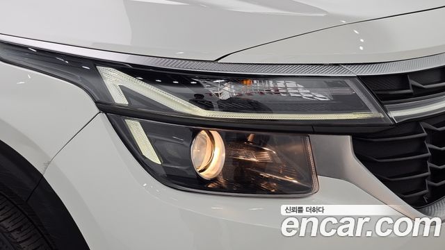 Kia Seltos 2023 — photo 8