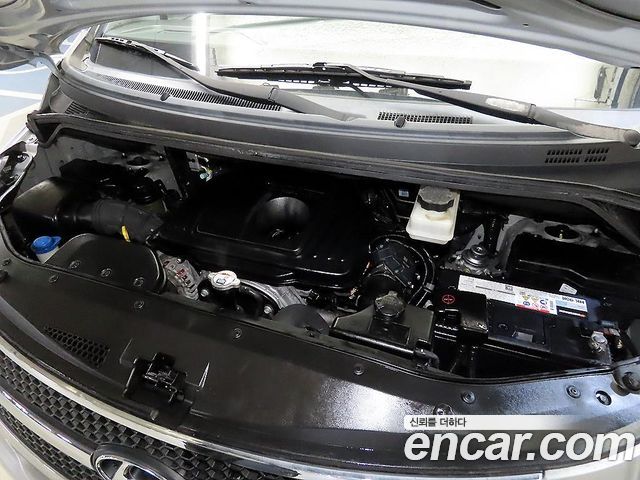 Hyundai Starex 2015 — photo 16