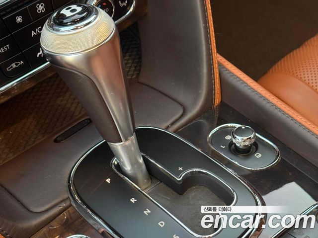 Bentley Continental 2016 — photo 9
