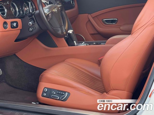 Bentley Continental 2016 — photo 10