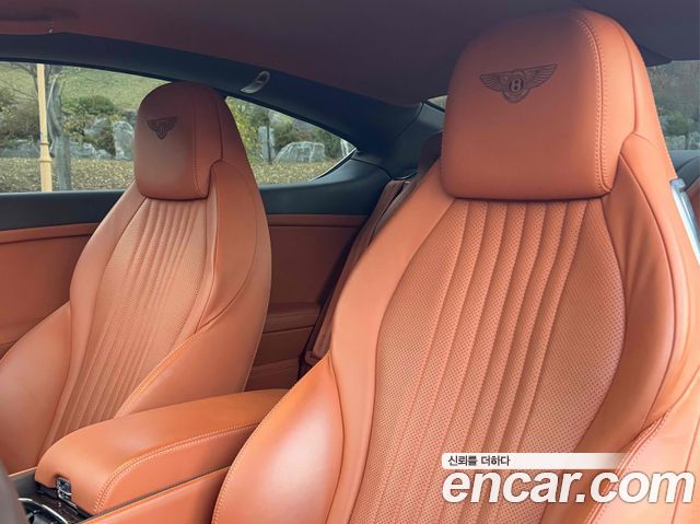 Bentley Continental 2016 — photo 11