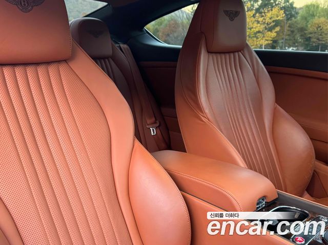 Bentley Continental 2016 — photo 12