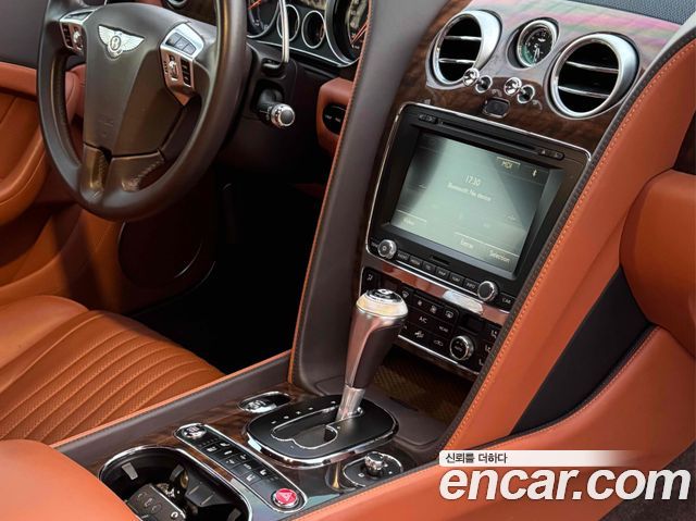 Bentley Continental 2016 — photo 13