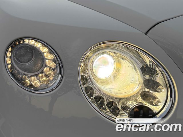 Bentley Continental 2016 — photo 17