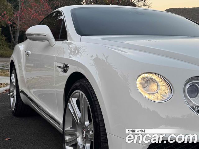 Bentley Continental 2016 — photo 18
