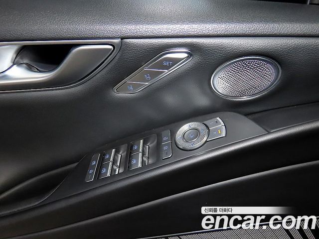 Genesis G80 2023 — photo 13