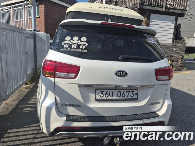 Kia Canival 2017 — photo 3