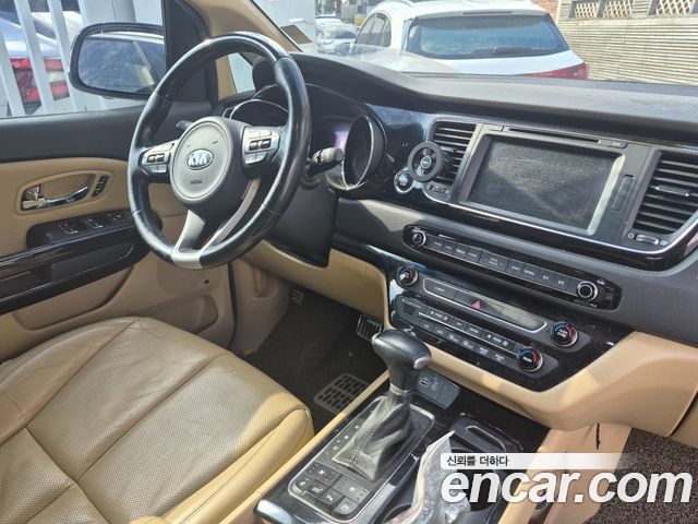 Kia Canival 2017 — photo 5