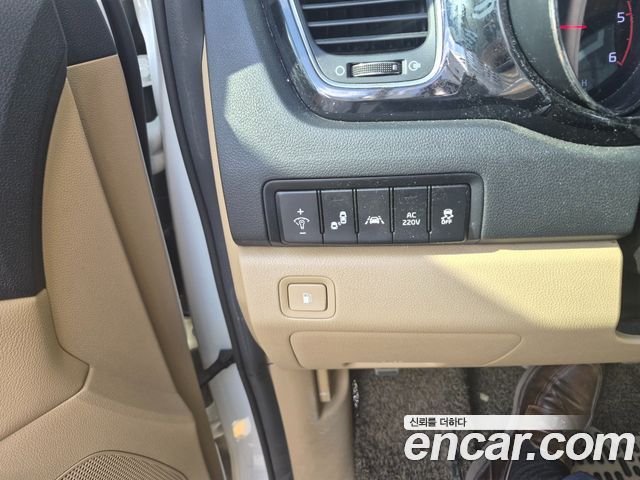Kia Canival 2017 — photo 6
