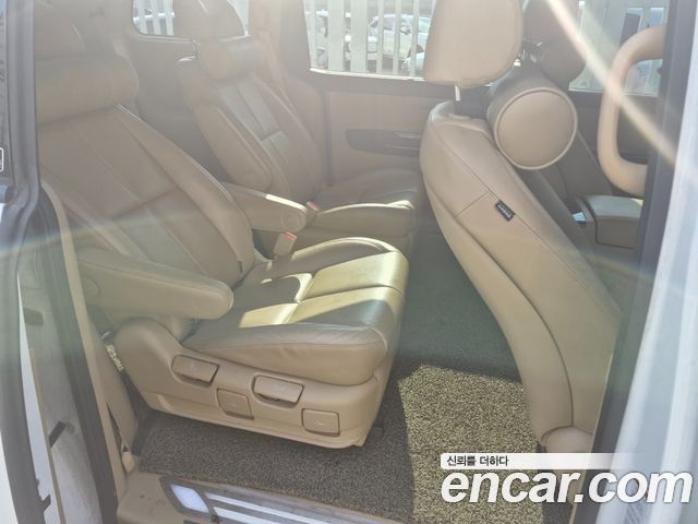 Kia Canival 2017 — photo 8