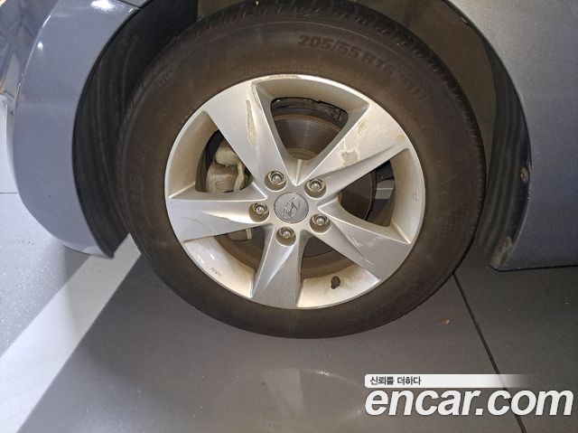 Hyundai AVANTE 2013 — photo 6