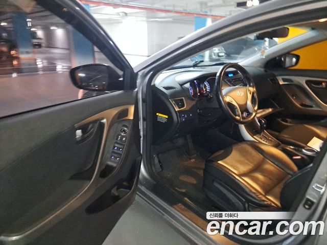 Hyundai AVANTE 2013 — photo 8