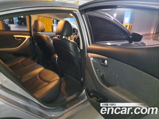 Hyundai AVANTE 2013 — photo 10