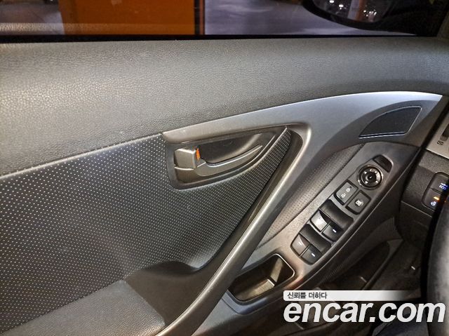 Hyundai AVANTE 2013 — photo 15