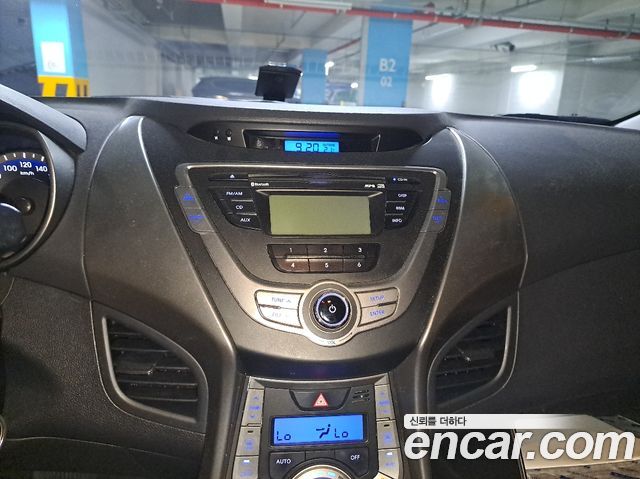 Hyundai AVANTE 2013 — photo 16