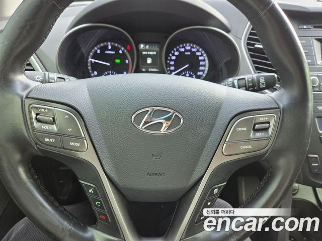 Hyundai Santafe 2016 — photo 12