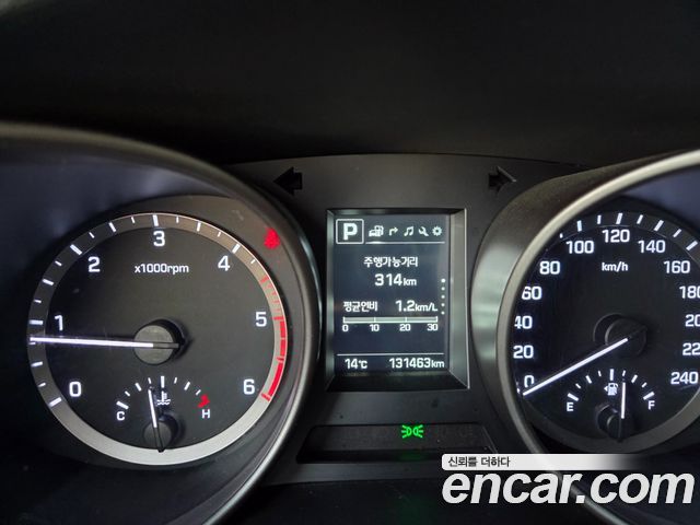 Hyundai Santafe 2016 — photo 11