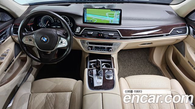 BMW 7-Series 2016 — photo 7