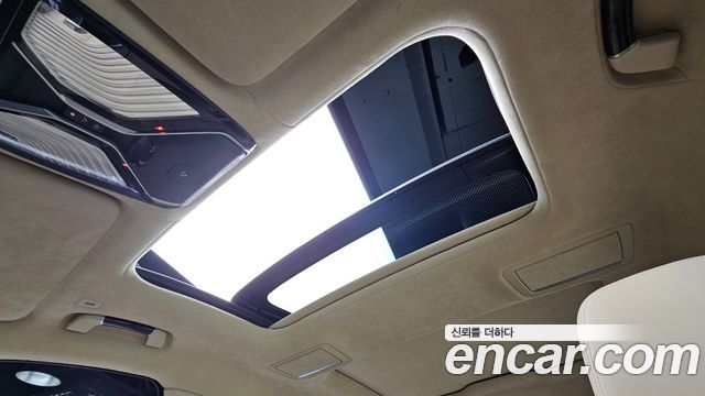 BMW 7-Series 2016 — photo 18