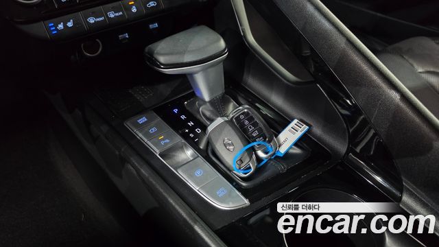 Hyundai AVANTE 2021 — photo 12