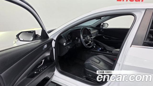 Hyundai AVANTE 2021 — photo 13