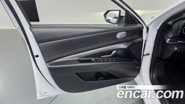 Hyundai AVANTE 2021 — photo 14