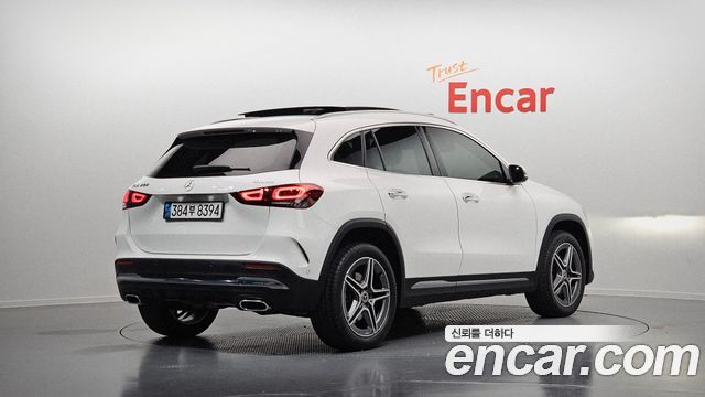 Mercedes-Benz GLA-Class 2022 — photo 2