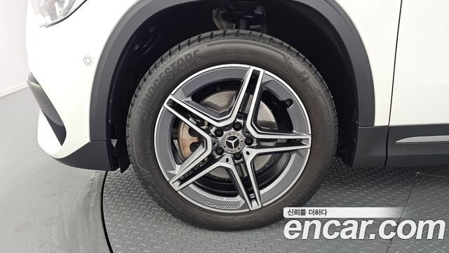 Mercedes-Benz GLA-Class 2022 — photo 5