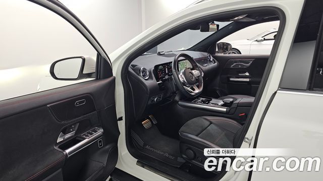 Mercedes-Benz GLA-Class 2022 — photo 13