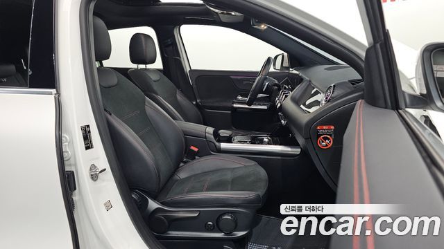 Mercedes-Benz GLA-Class 2022 — photo 16