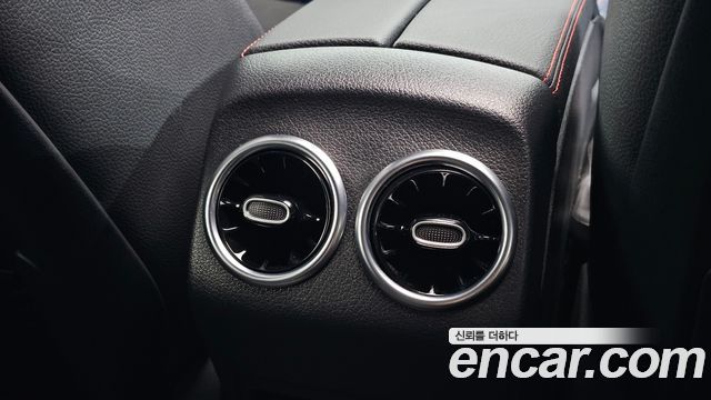 Mercedes-Benz GLA-Class 2022 — photo 29