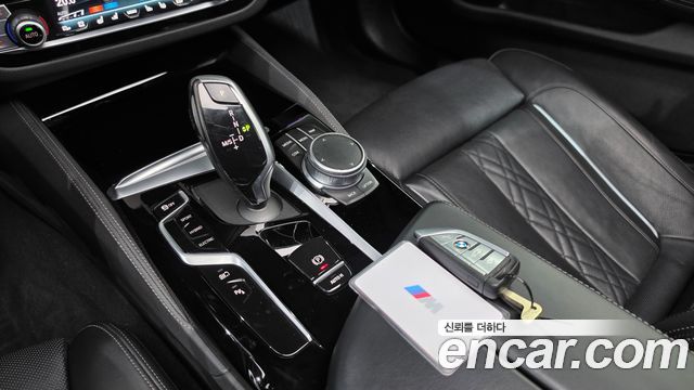 BMW 5-Series 2021 — photo 9
