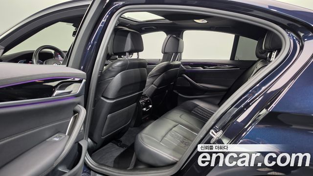 BMW 5-Series 2021 — photo 11