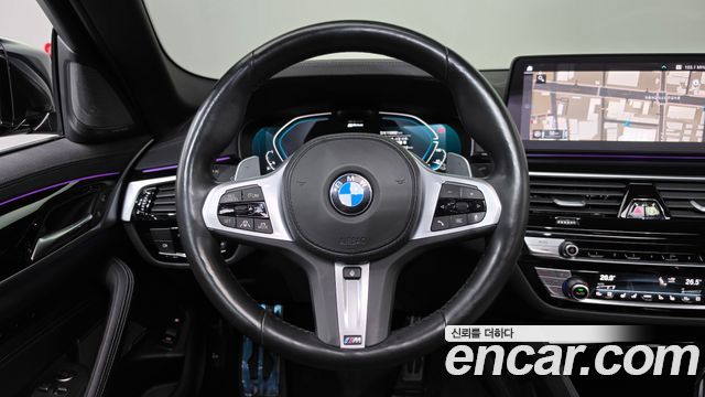 BMW 5-Series 2021 — photo 13