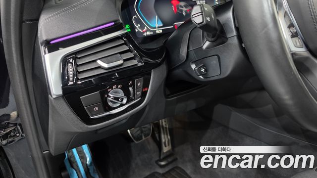 BMW 5-Series 2021 — photo 19