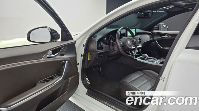 Kia Stinger 2019 — photo 10