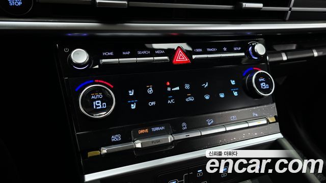 Hyundai Santafe 2025 — photo 32