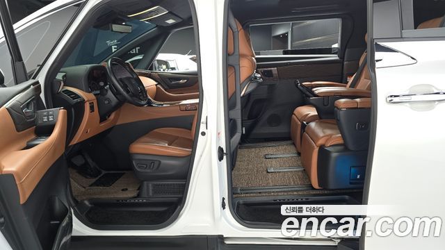 Toyota Alphard 2024 — photo 17