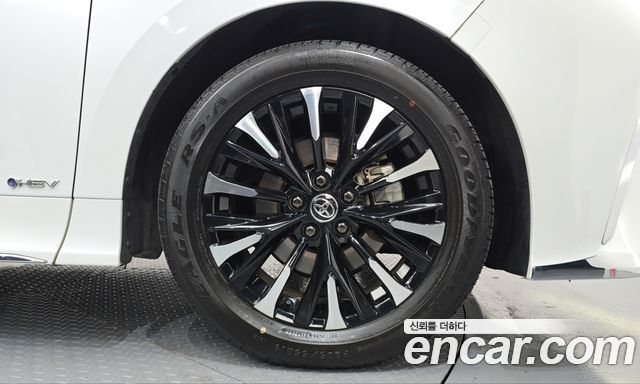 Toyota Alphard 2024 — photo 7