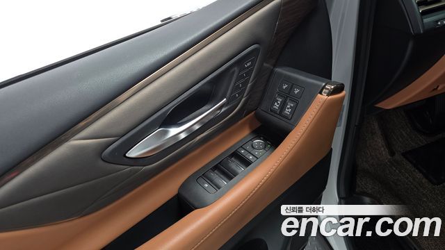 Toyota Alphard 2024 — photo 27