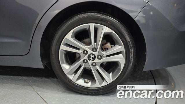 Hyundai AVANTE 2018 — photo 5