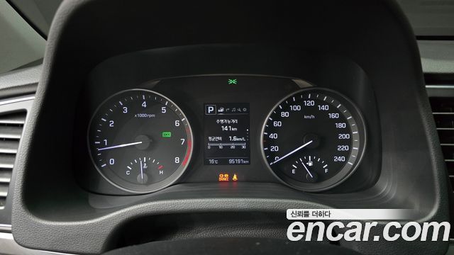 Hyundai AVANTE 2018 — photo 8