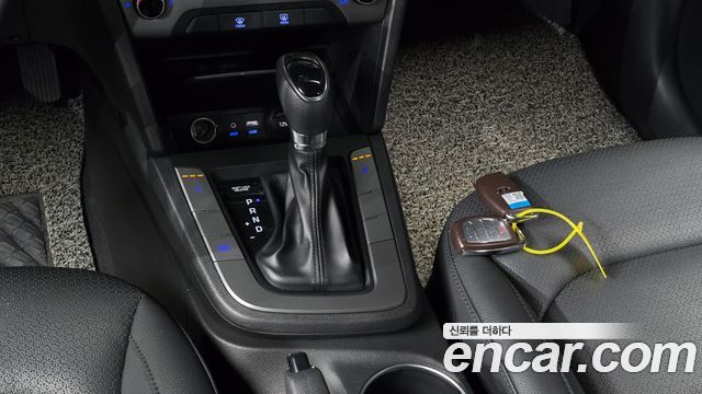 Hyundai AVANTE 2018 — photo 9