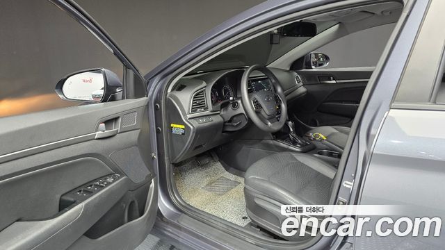 Hyundai AVANTE 2018 — photo 10
