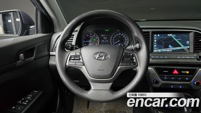 Hyundai AVANTE 2018 — photo 13