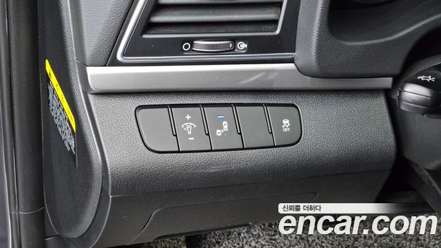Hyundai AVANTE 2018 — photo 14