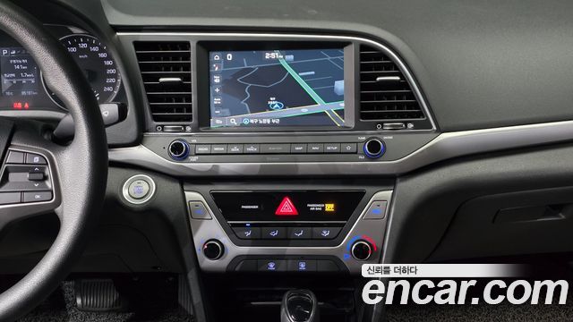 Hyundai AVANTE 2018 — photo 18