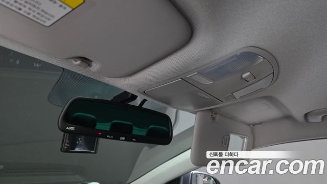 Hyundai AVANTE 2018 — photo 19