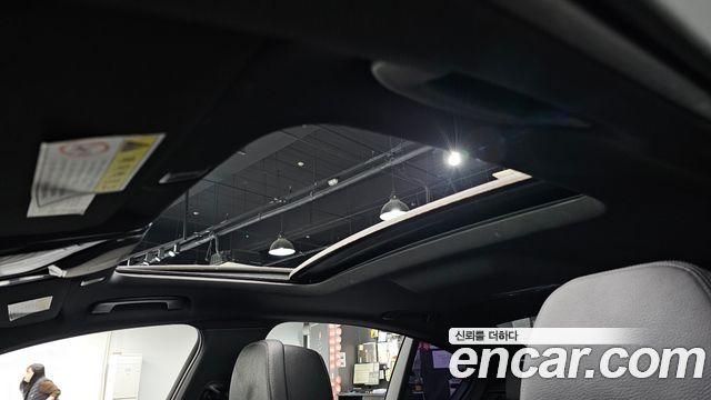 BMW 5-Series 2017 — photo 19